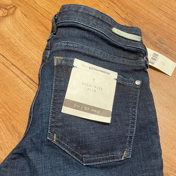 Pilcro High-Rise Slim Jeans 27 - Picture 6 of 7